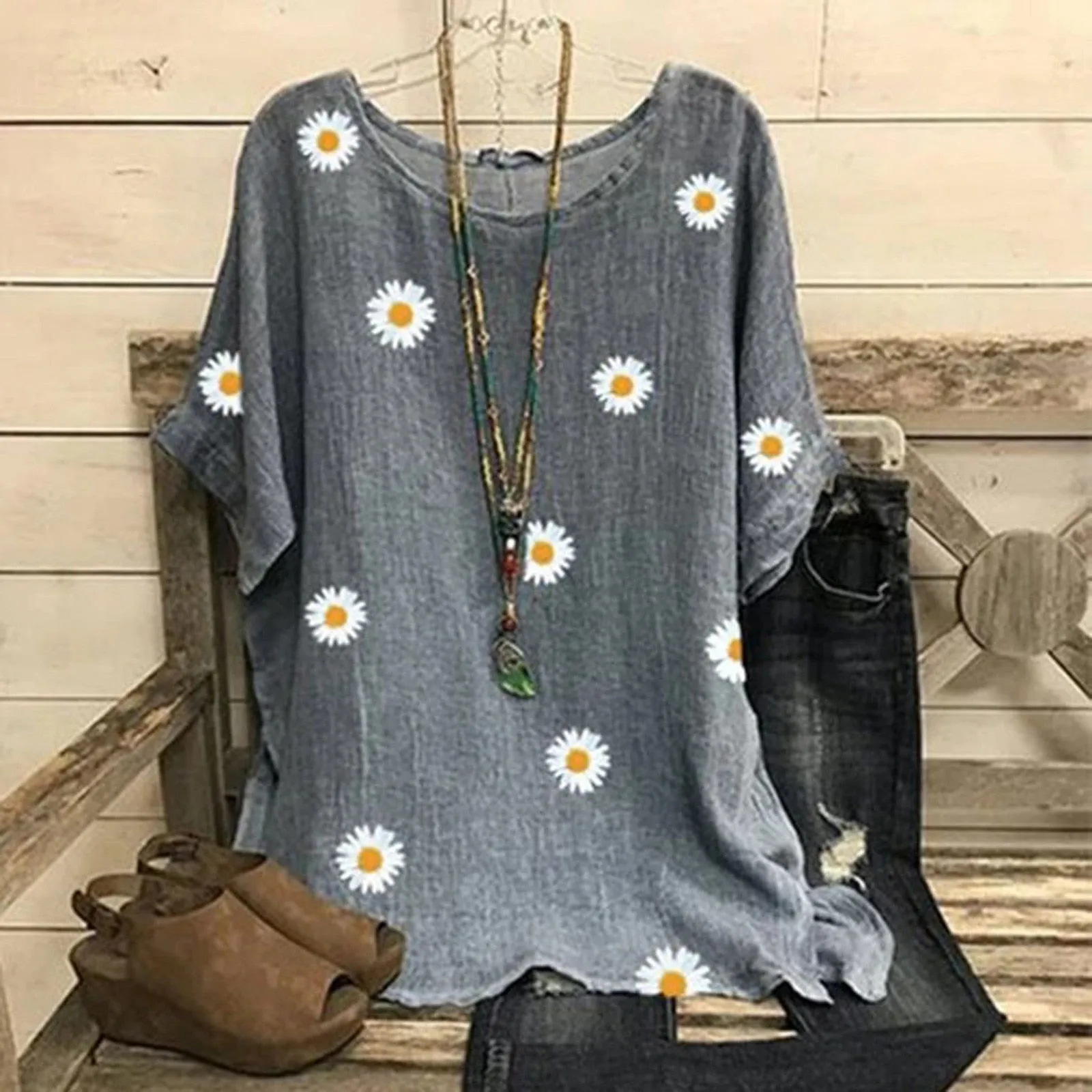 Funki Buys | Shirts | Women's Plus Fashion Daisy Print Blouse