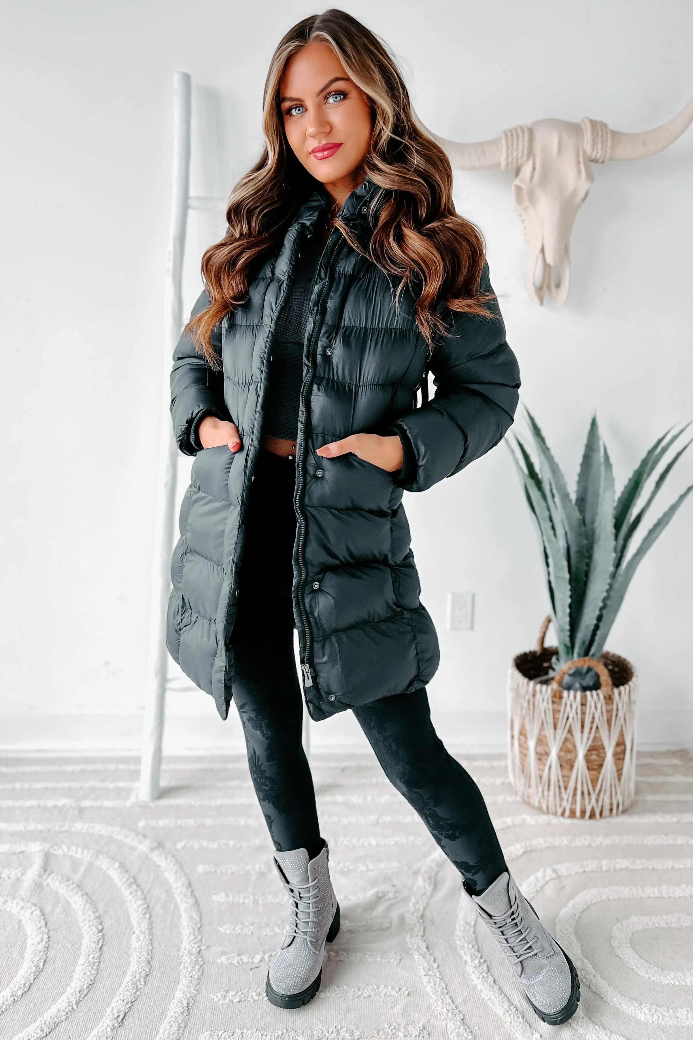 Keeping Warm Knee Length Puffer Coat (Black)