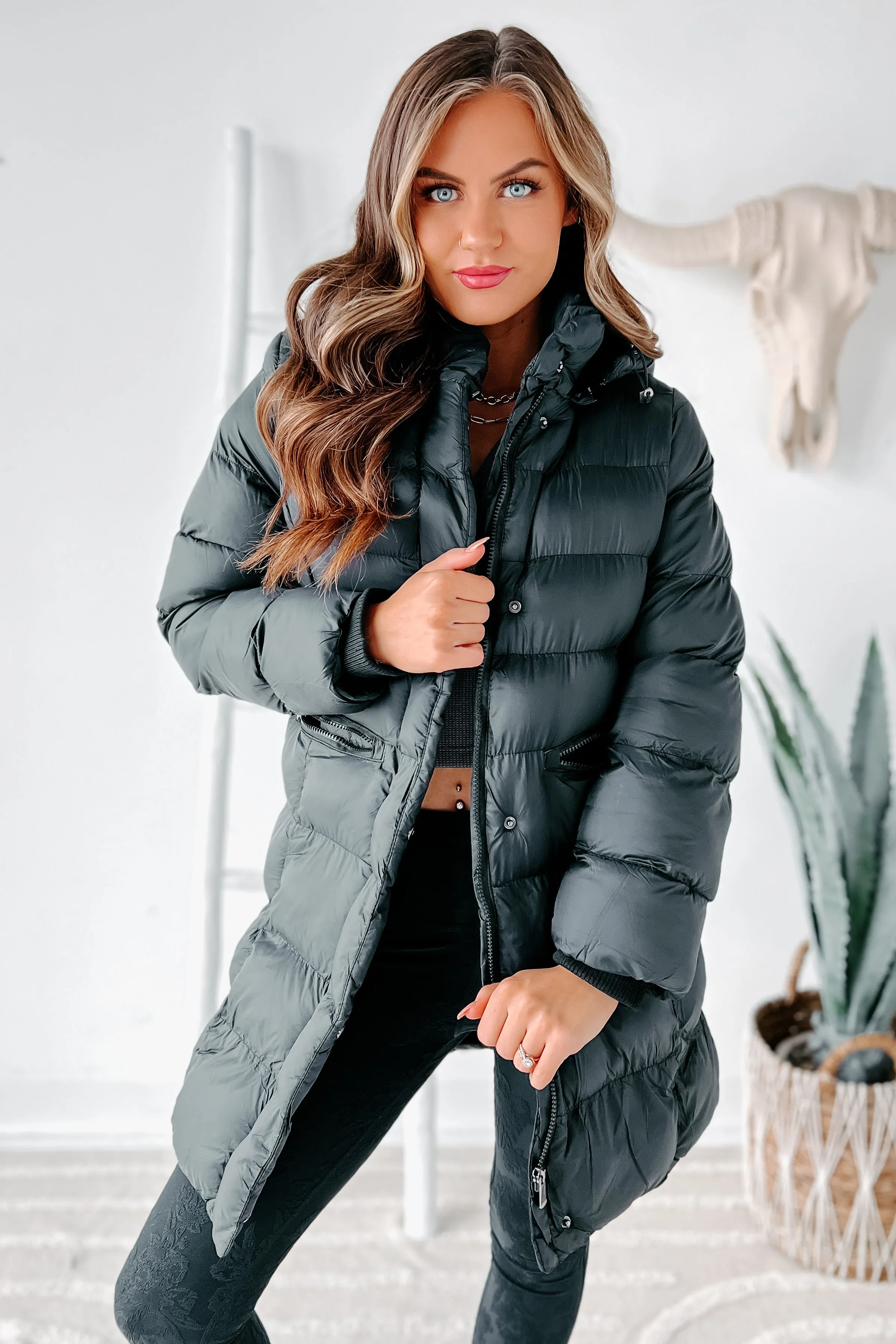 Keeping Warm Knee Length Puffer Coat (Black)