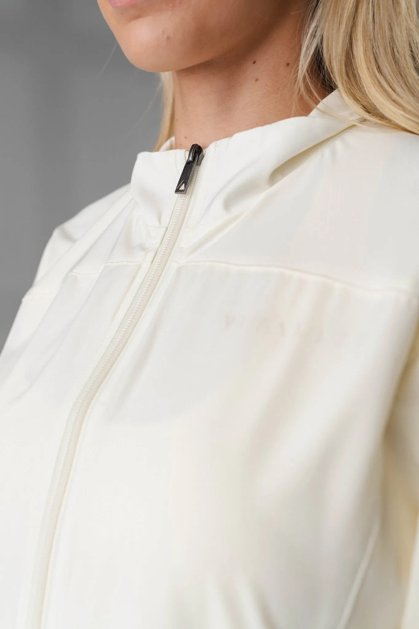 Vitality Breeze® Windbreaker - Oat